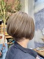 ディーティー(DT)&nbsp;大人ショートに白髪ぼかしをプラス。髪質再生トリートメントも