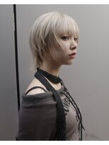 オーオシカシカスペース(OOO YY Space) ハッシュカット×ブロンドヘアー/ウルフカット/レイヤーショート