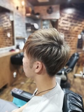 ノームコア(NORM CORE) ミディアムツーブロ×フェード