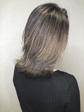 リバレッジ 広尾(Leverage) シルバーグレージュミディアムレイヤー