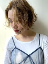 ミラバイグリーン(Mira by green)&nbsp;ショートレイヤー×ゴールドアッシュ【外ハネボブ】　＃2