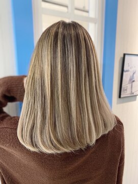 サーカス(Sircus) ☆ホワイティバレイヤージュ☆