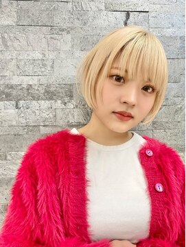 ミエルヘアーエスト 新宿店(mielhair est) 大人可愛いショートボブ×プラチナベージュ