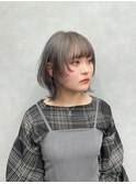 ウルフカット　ウルフヘア　グレーカラー　グレージュ