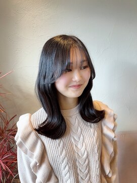 リベラル(liberal) 上品なくびれ感×ミディアムレイヤー