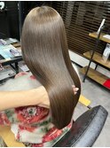 大人シアーベージュミニウルフボブミディアムレイヤー