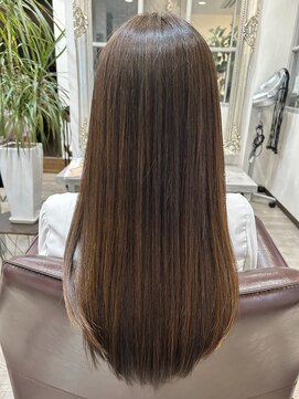ヘアサロンアンドカフェ エイチプラス(H plus) 顔周りレイヤー　縮毛矯正　30代　40代