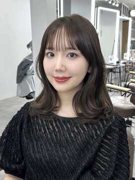 プラチナ(PLATINA) レイヤーカット顔まわり前髪セミロング20代30代40代