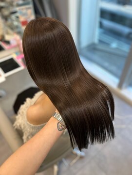 アール 横浜(R) 【MAKI】ダークモカブラウン/艶カラー/イエベさんカラー