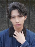 スーツ短髪ツーブロック束感モテる黒髪シークレットパーマ流行