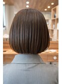 ツヤとまとまりの美シルエットボブ