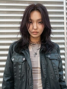 イェン(Yen.) ミディアムセミロングレイヤーシャギーカットダークアッシュ