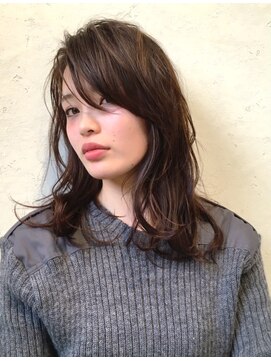 ヒュッゲ(Hygge) ハイライトセミディ