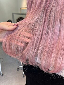 リノショアーズ 日本大通り店(RINOSHORES) 透けるペールピンクロングレイヤーハイトーンブリーチmaaya