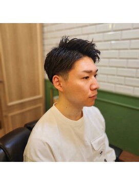 ワイズバーバー ギンザ  神田御茶ノ水店(Y's BarBer GINZA) ツーブロック×アップバング×ゆるパーマ<理容室>