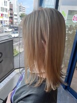 サロウィン 名古屋本山店(SALOWIN)&nbsp;２回ブリーチ/ベージュ/切りっぱなし