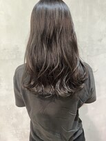 キチ(kichi.)&nbsp;[kichi.] ミディアムヘア×ダークグレージュ