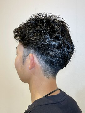 レヴィア(REVIA) メンズカットスパイラルパーマ刈り上げツーブロック