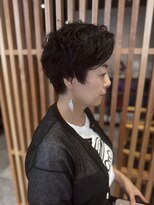 リファインド(REFINED)&nbsp;癖毛を活かしたハンサムショートスタイル　五十嵐