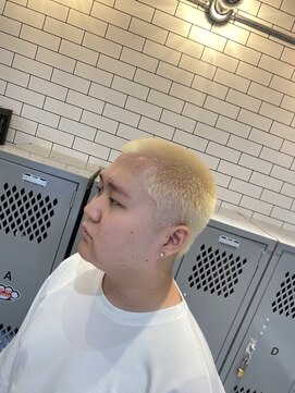 フランクスバーバーリベラルド 横浜(FRANK'S BARBER LIBERALD) 金髪BUZZ