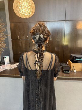 アールトゥーヘアー(art To Hair) 結婚式お呼ばれ/たまねぎアレンジ/ロング/四つ編みアレンジ
