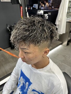 スタッグス バイ ダムディートーキョー 錦糸町(STUG'S By DAMDEE TOKYO) サーフカール/波巻きツイストスパイラル[錦糸町/理容室]