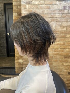 モナン 海老名(Monan) アンブレラカラー ブルーアッシュ ブリーチなし ウルフカット