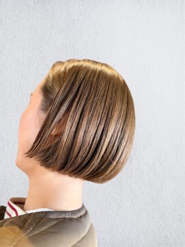 ルッカ(Rukka) イルミナカラー×ハイトーン×フレンチボブ