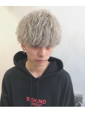 シン(syn) ハイトーンマッシュ ホワイトカラー