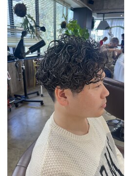 ビハインドザカーテン(BEHIND THE CURTAIN) メンズツーブロック×波巻き×無造作パーマ