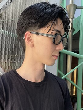 スー 渋谷(suu) ニュアンスパーマセンターパートメンズパーマスパイラルパーマン