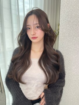 リリー(Lilley) くすみベージュ×姫カットレイヤー×韓国風巻き【ayana】