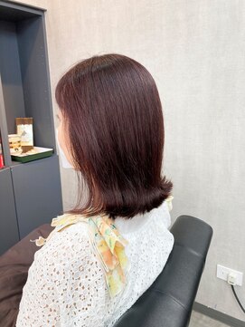 オト(oto) 外ハネ大人レッドミディ 艶カラー