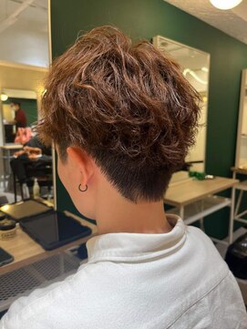 ムーン(moon) MEN’S/リバースセンターパート/ニュアンスパーマ/武蔵小杉