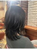ヘアメイク フレンシア(hair make flencia)&nbsp;軽やかな動きで魅せる大人レイヤー【194スタイル】