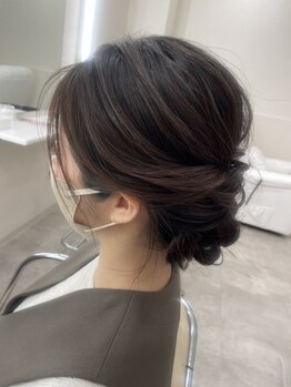 エイムス(AYMES)の写真/ナチュラルで落ち着くプライベート空間。マンツーマンでゆっくりご相談いただけます。