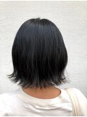 20代ミニボブ外ハネブルーブラック
