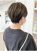 福山市美容室Caary人気 冬ヘアスタイルふんわり冬ショートヘア