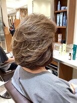 ピークアブー アヴェダ アトレ恵比寿(PEEK-A-BOO AVEDA) 前上がりレイヤーボブ ハイライト