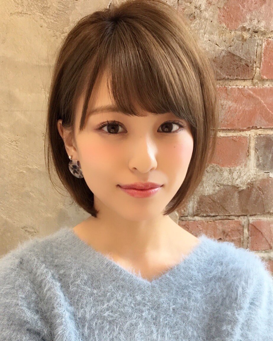 momcasucahada シェルトップショート　グレージュ 2025年夏】グレージュ ショートの髪型・ヘアアレンジ｜人気順