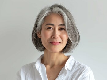 グレープ(grape)の写真/髪にも頭皮や頭皮に優しい香草カラーを使用！白髪をカバーしながら、艶やかな仕上がりを実現◎