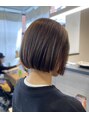 ニーイチイチ(211)&nbsp;洗練されたミニボブは小顔ヘアにおすすめスタイル！