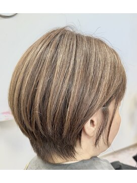 ハロヘアー(halo hair) 【ハイトーン】スッキリシルエットショート