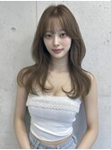 韓国ヘア くびれヘア 顔周りレイヤー 小顔カット くすみベージュ