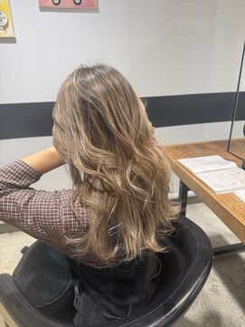 エフパレードシーサイド(F.PARADE seaside) ホワイトベージュxハイライトカラー