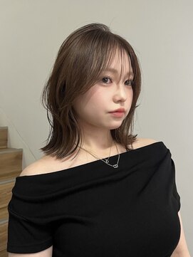 ヨーク(YOKE) ミディアムレイヤー韓国ヘアくびれヘア艶髪ヘーゼルブラウン