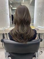 ローレン(Lolen.)&nbsp;オリーブグレージュ×似合わせレイヤーカット sayuri