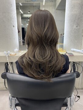 ローレン(Lolen.) オリーブグレージュ×似合わせレイヤーカット sayuri