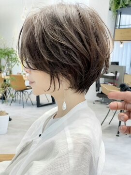 ショートボブ髪質改善グレージュ