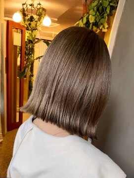 ティグルフォーヘア(TIGRE for hair) モカブラウン/ヘーゼルブラウン/切りっぱなしボブ/ストレート